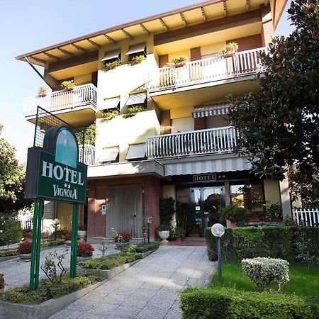 Hotel Vignola Ассизи Экстерьер фото