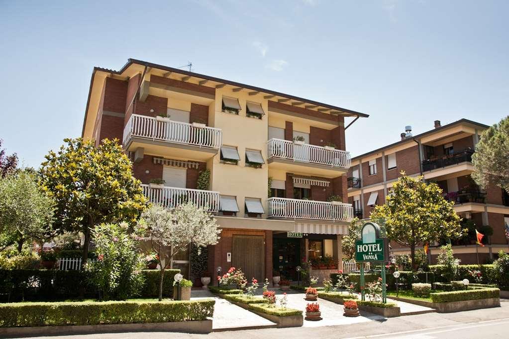 Hotel Vignola Ассизи Экстерьер фото